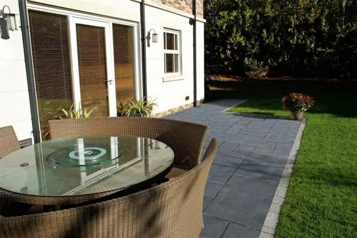 BLACK LIMESTONE PAVING SLABS